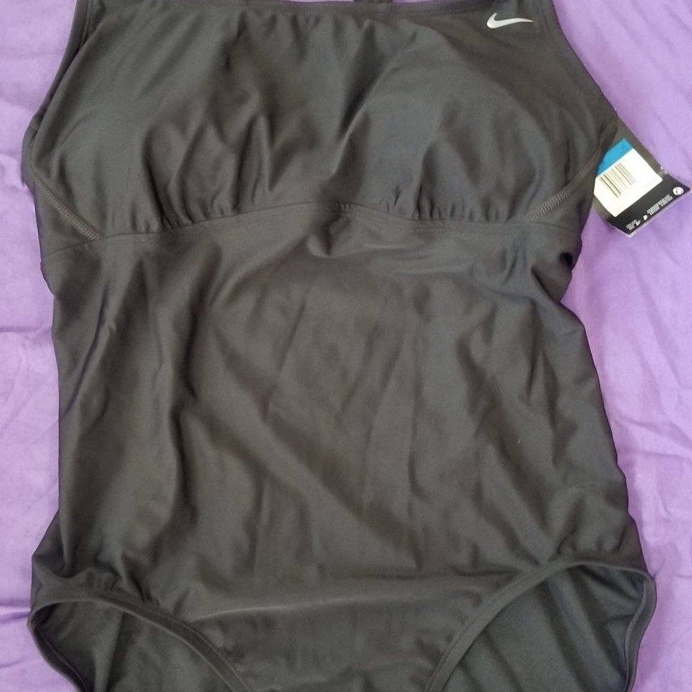 NWT NIKE WOMENS ONE PIECE ACTIVE SWIMSUIT SIZE XL